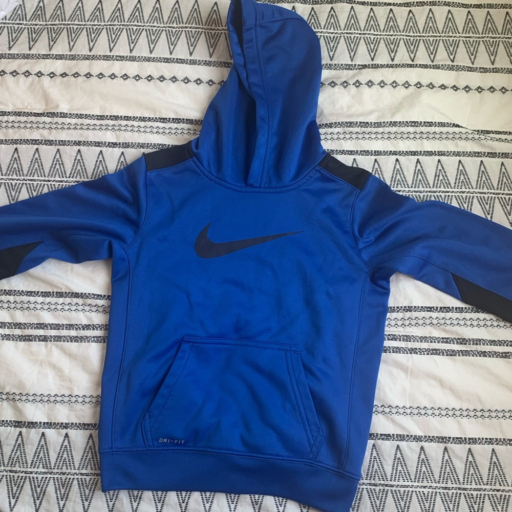 Boys Nike dry fit sweater size 7